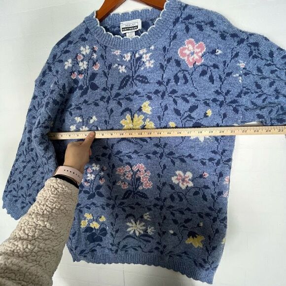 Vintage Adele Knitwear Women’s Blue Floral Knit Sweater Size Large - Picture 7 of 14